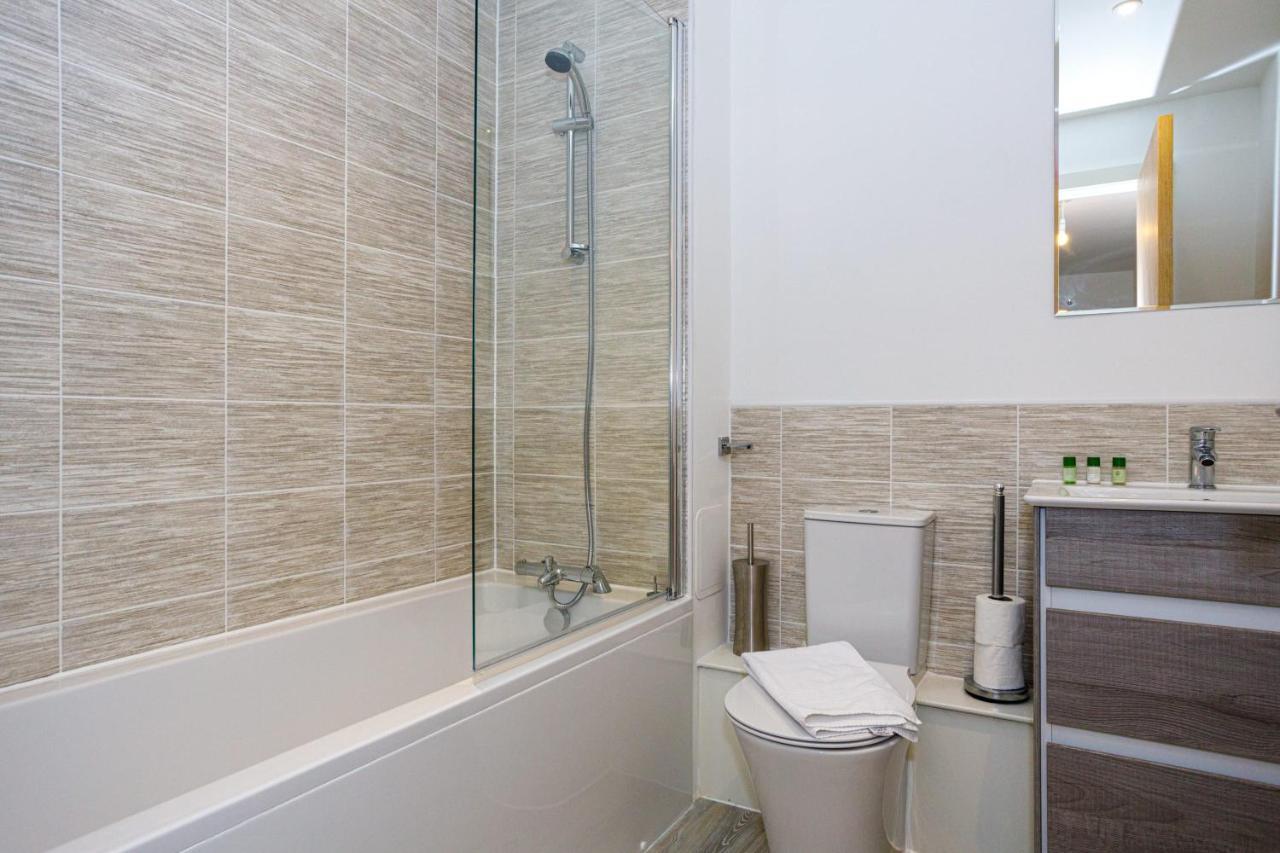 Contemporary 2 Bedroom Duplex In Salford Manchester Zewnętrze zdjęcie