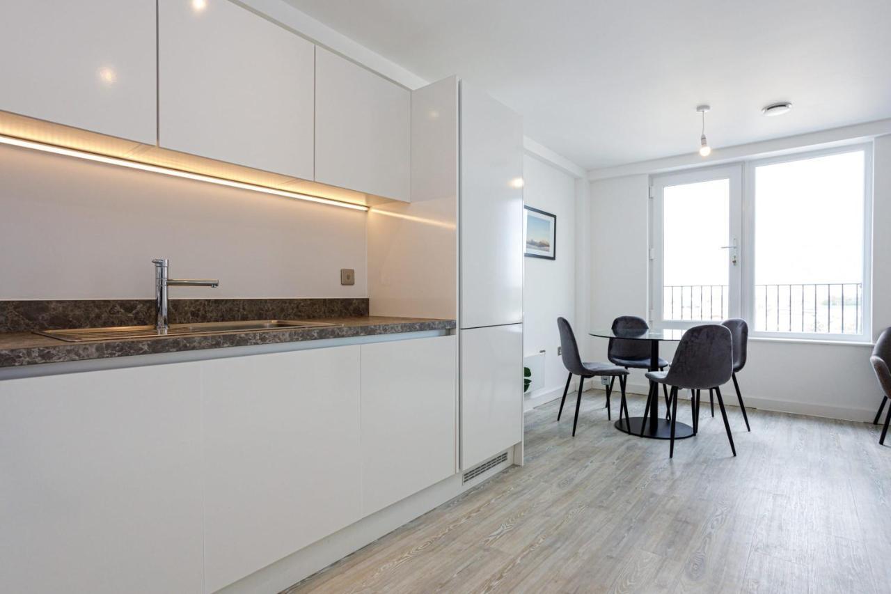 Contemporary 2 Bedroom Duplex In Salford Manchester Zewnętrze zdjęcie
