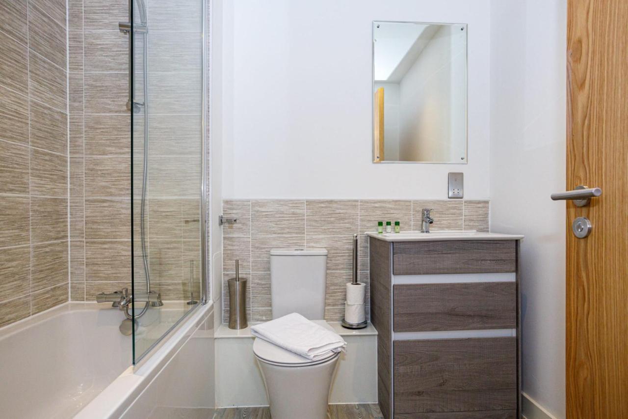 Contemporary 2 Bedroom Duplex In Salford Manchester Zewnętrze zdjęcie